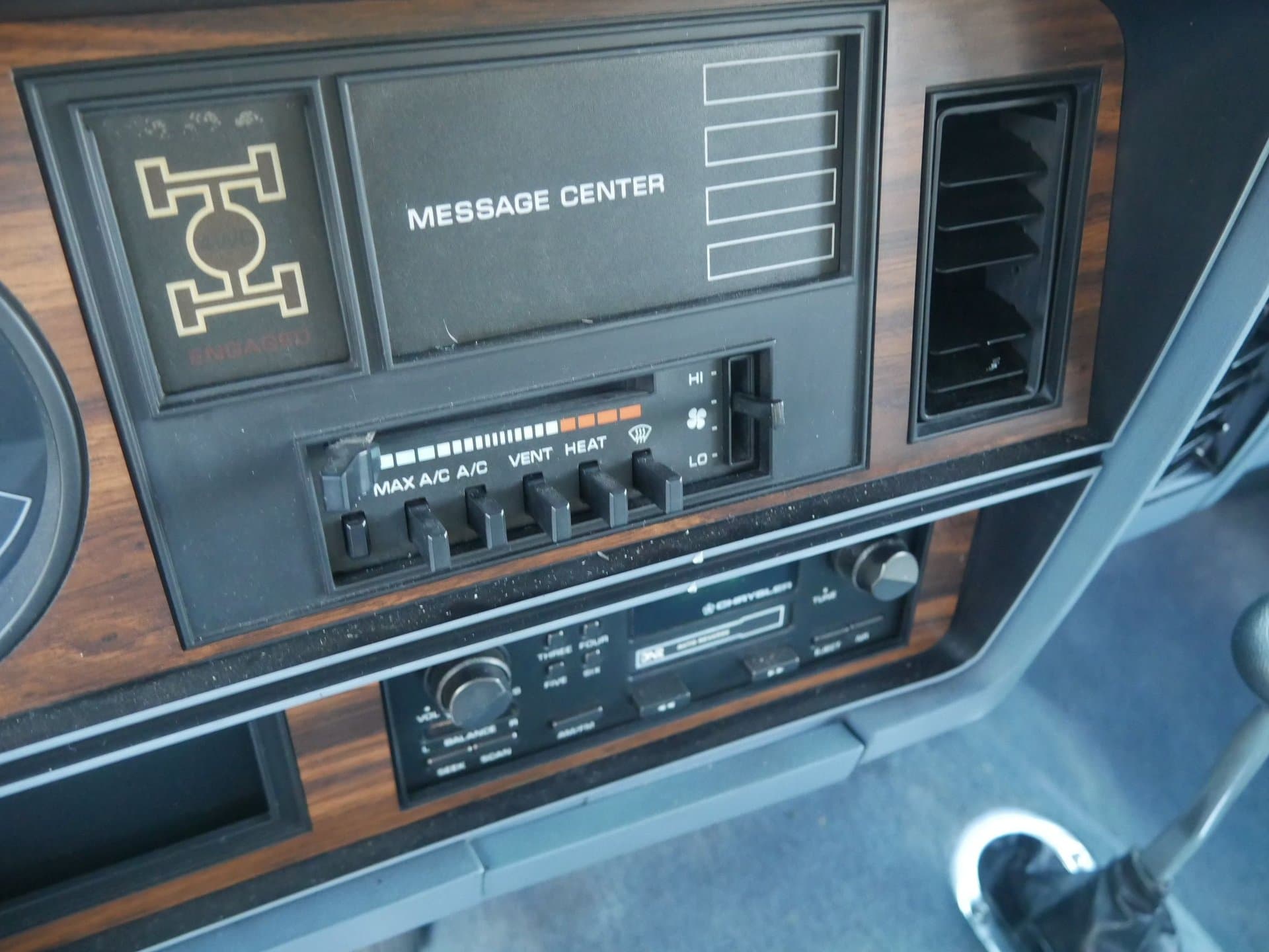 1988 Dodge Ramcharger 4x4 thumbnail 17