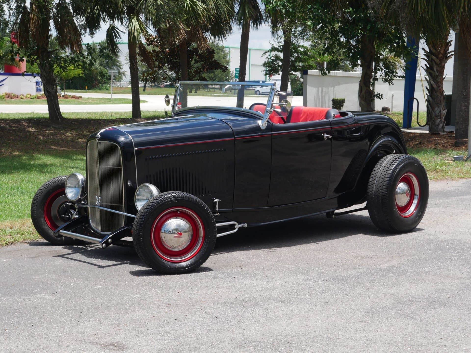 1932 Ford Roadster thumbnail 4
