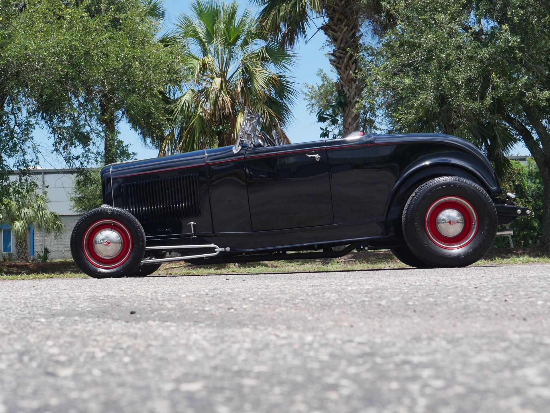1932 Ford Roadster thumbnail 5