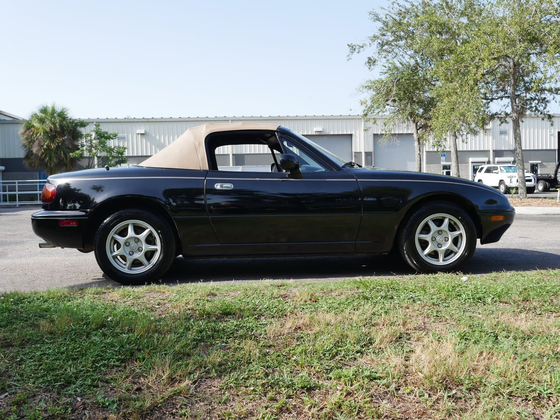 1997 Mazda MX-5 Miata thumbnail 28