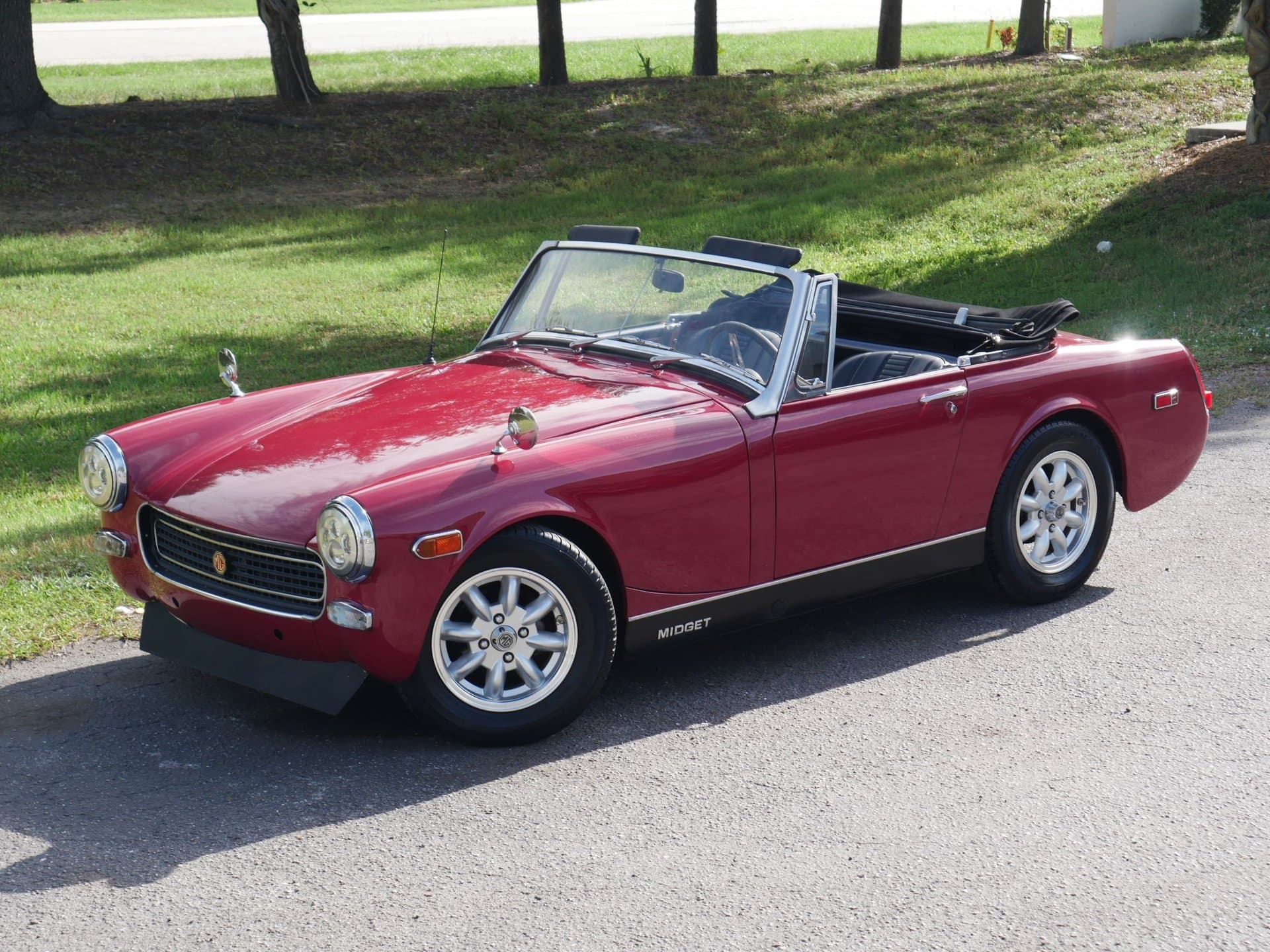 1974 MG Midget thumbnail 4