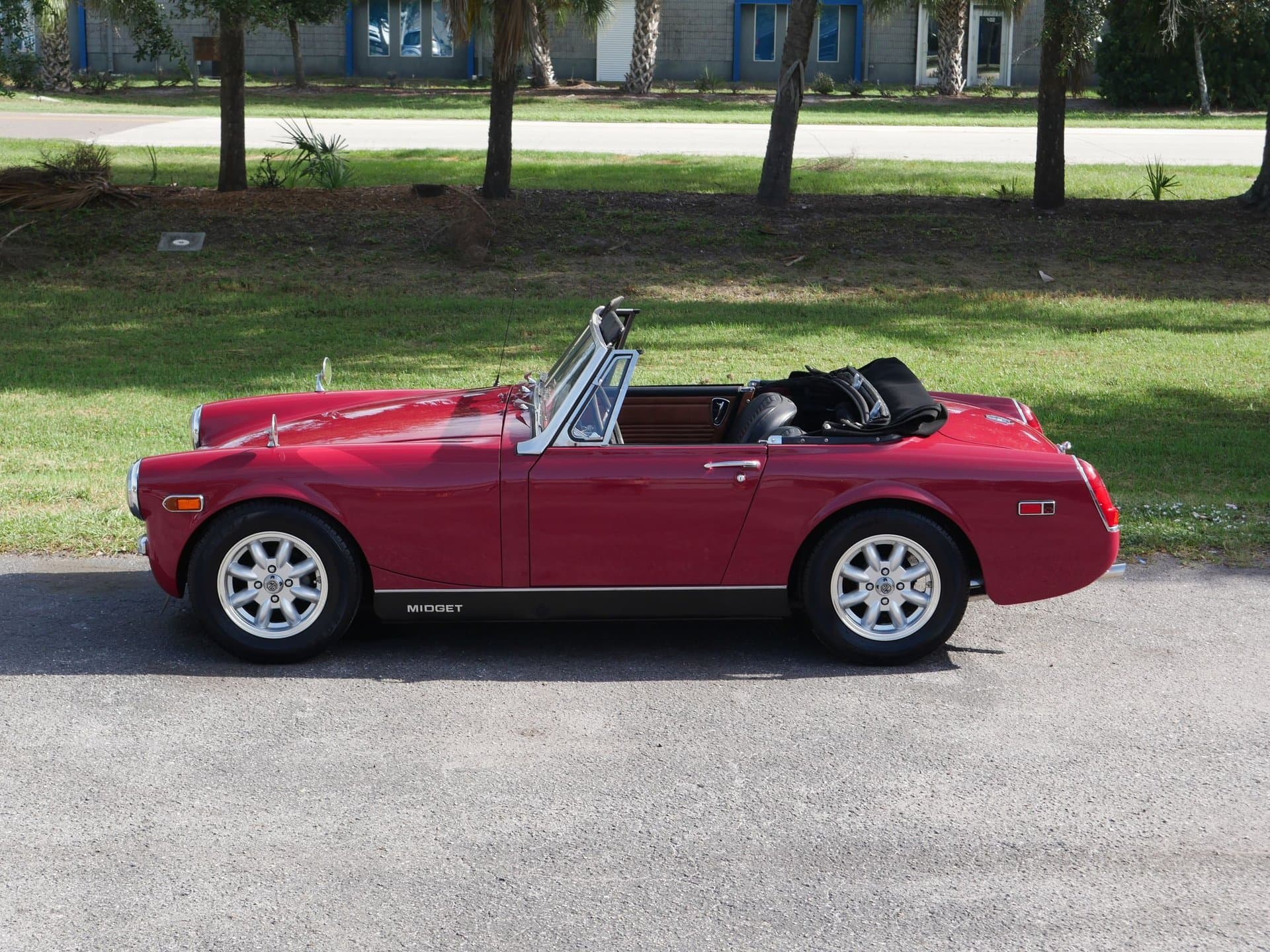 1974 MG Midget thumbnail 5