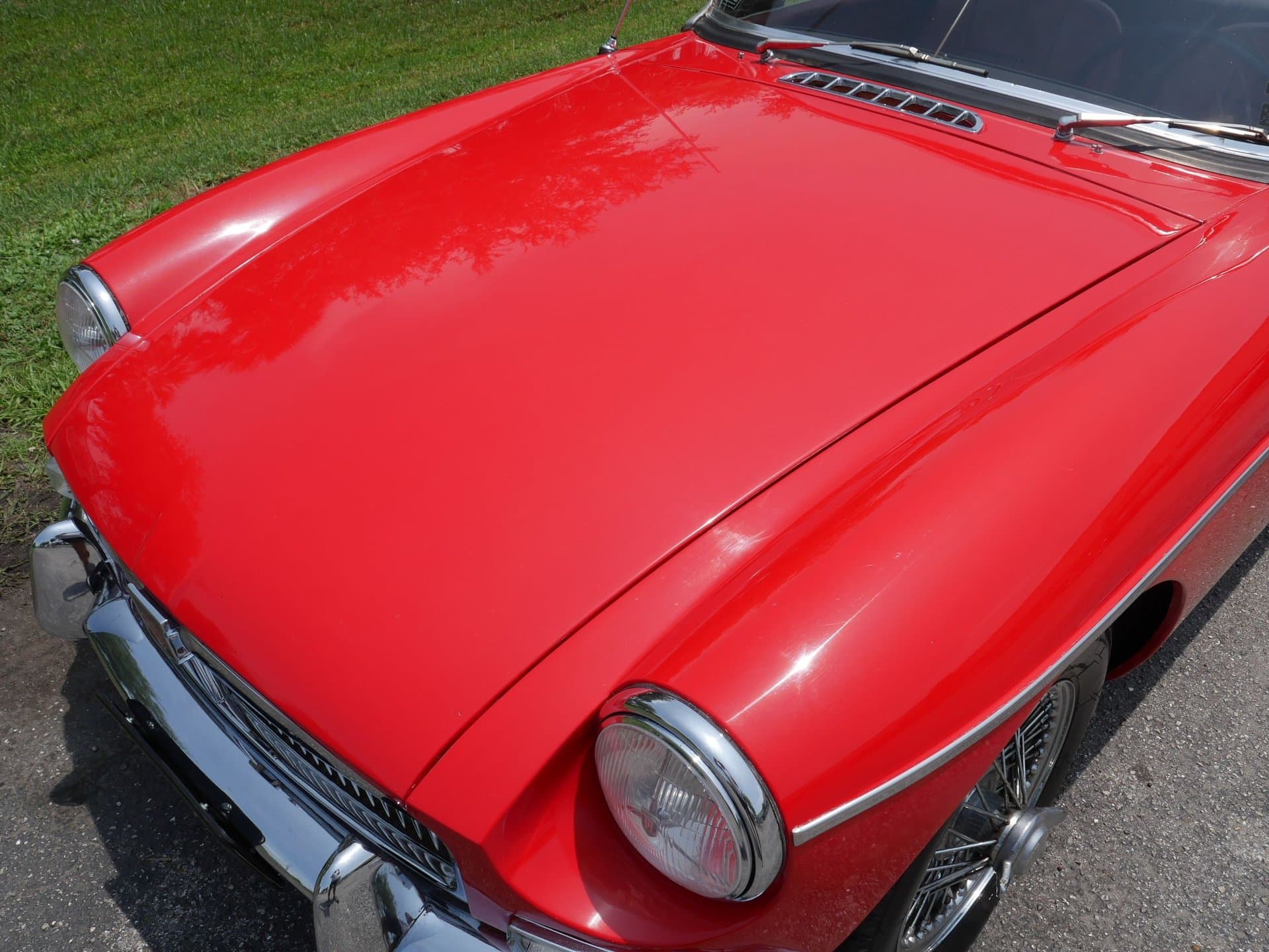1965 MG MGB with Hardtop thumbnail 9