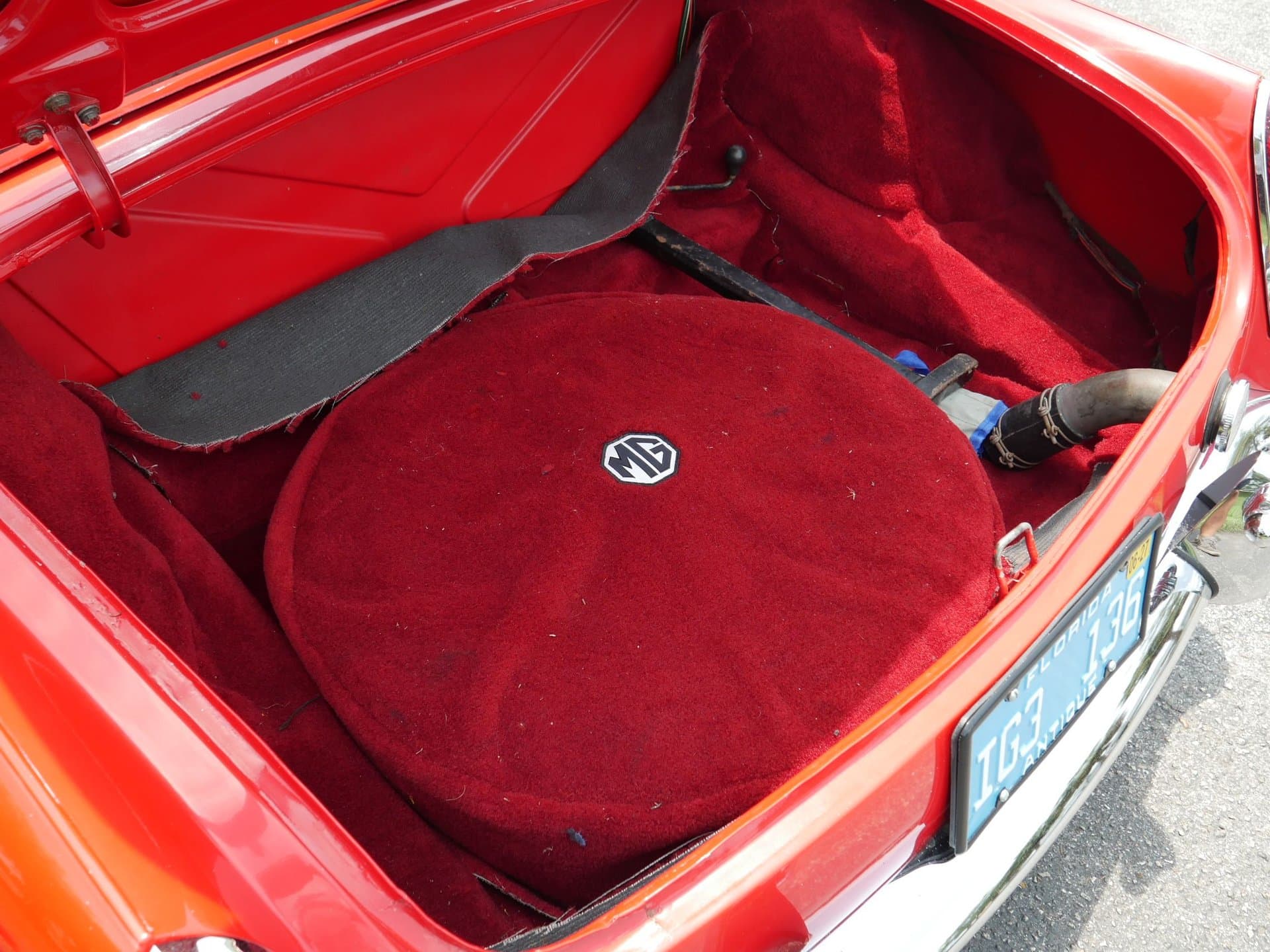 1965 MG MGB with Hardtop thumbnail 20