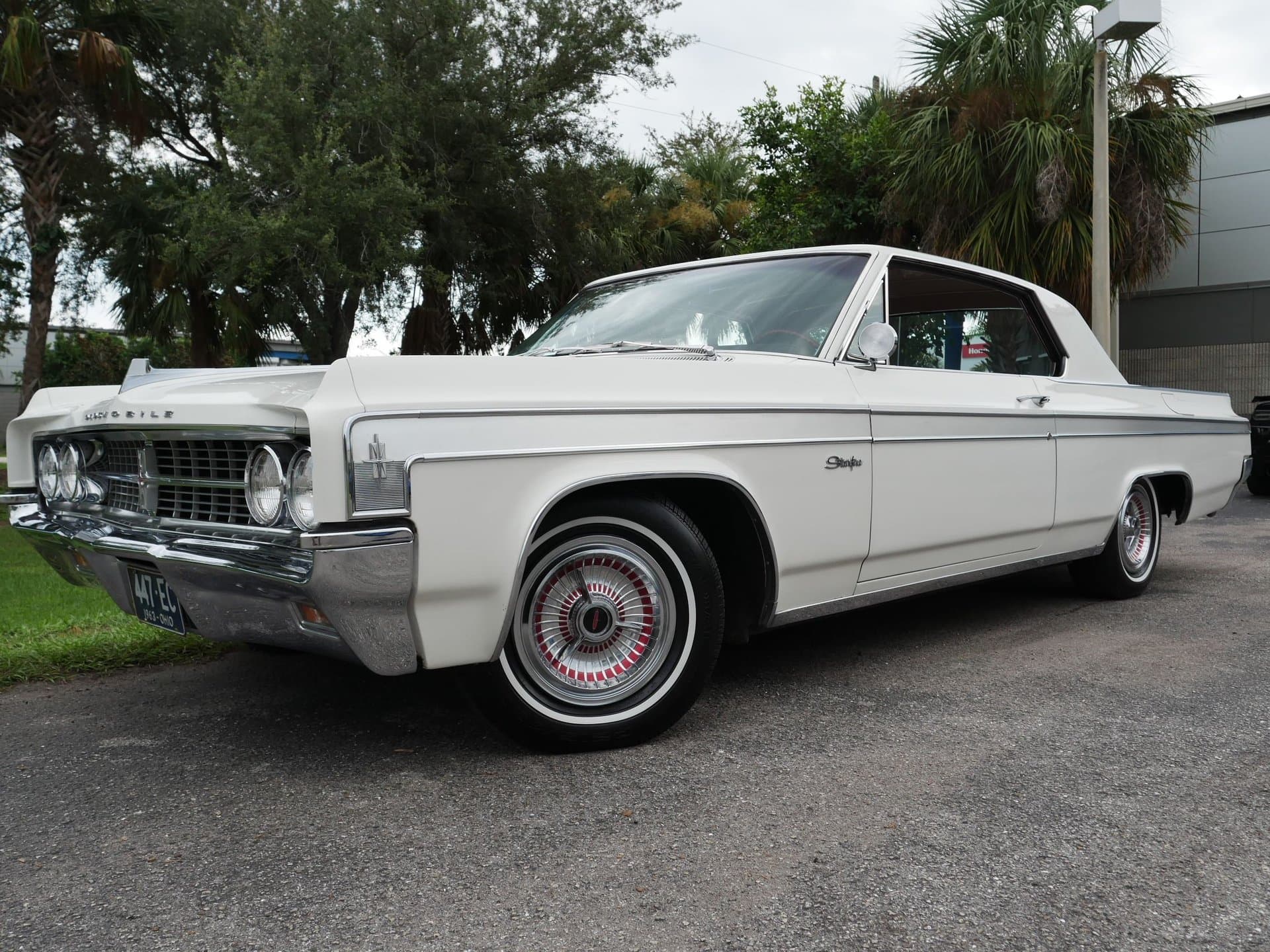 1963 Oldsmobile Starfire thumbnail 12