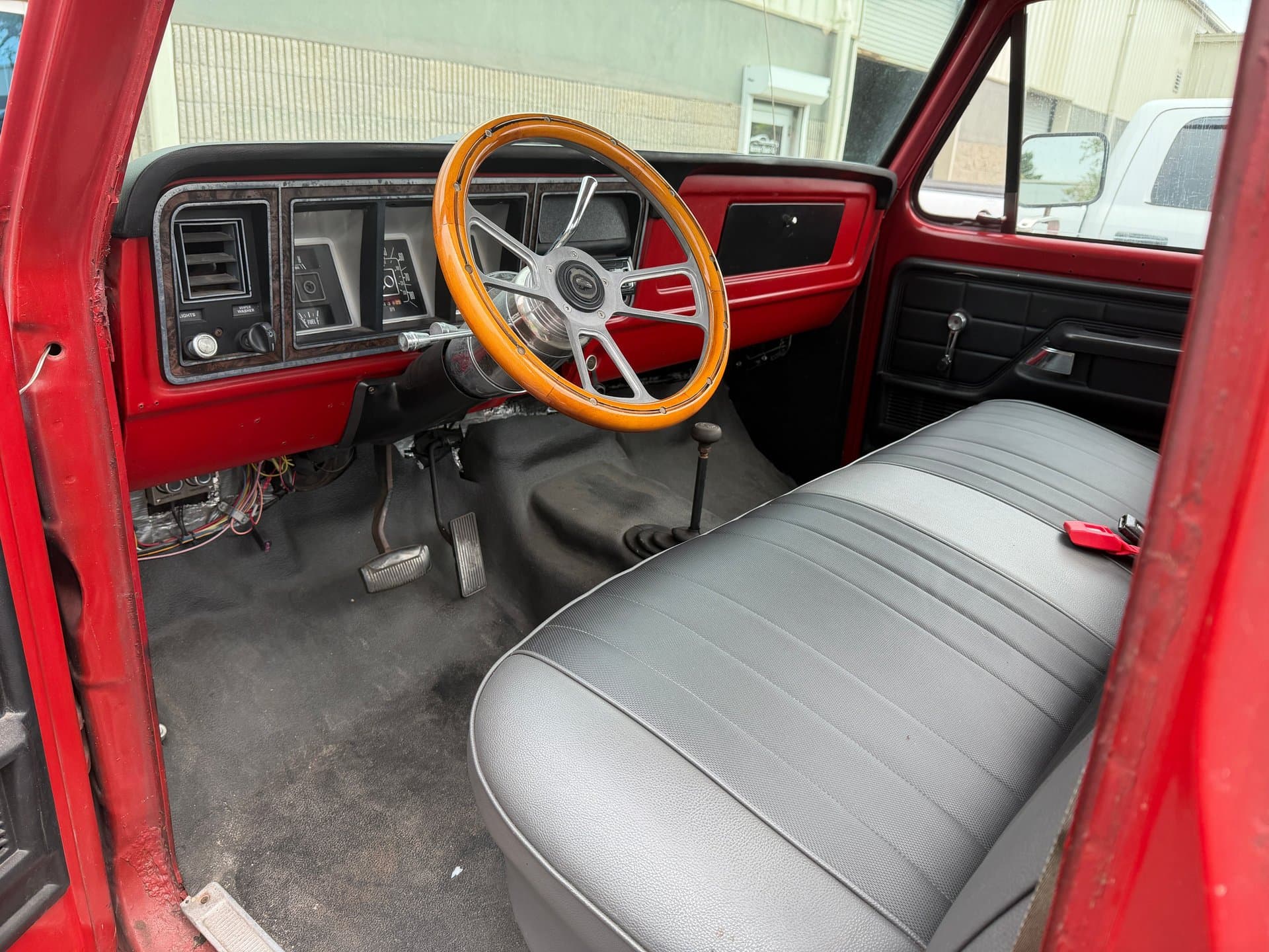 1973 Ford F250 Custom 4x4 thumbnail 5