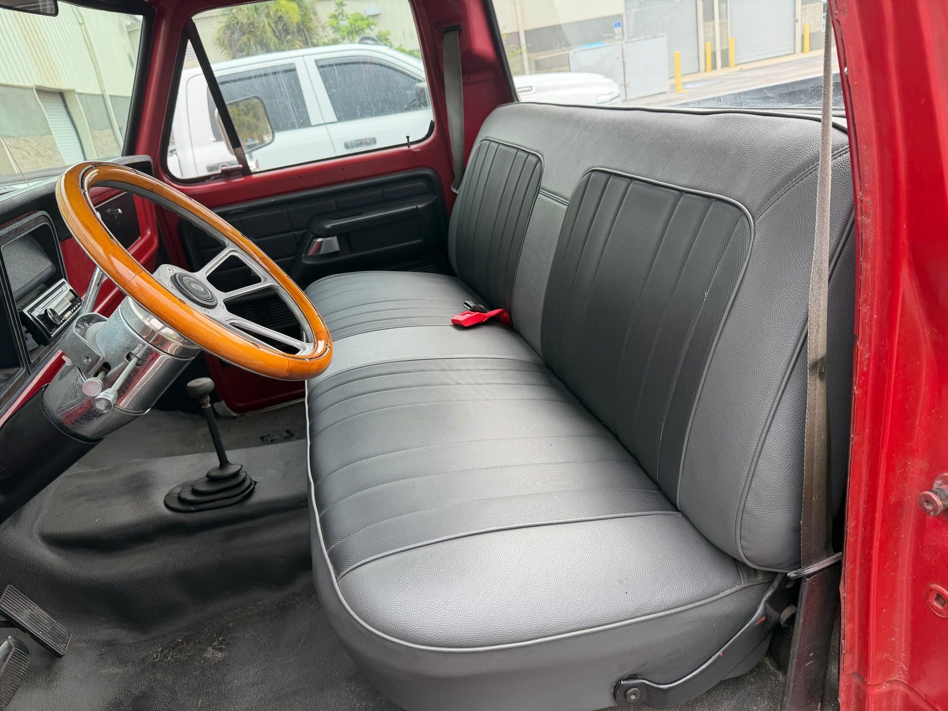 1973 Ford F250 Custom 4x4 thumbnail 7