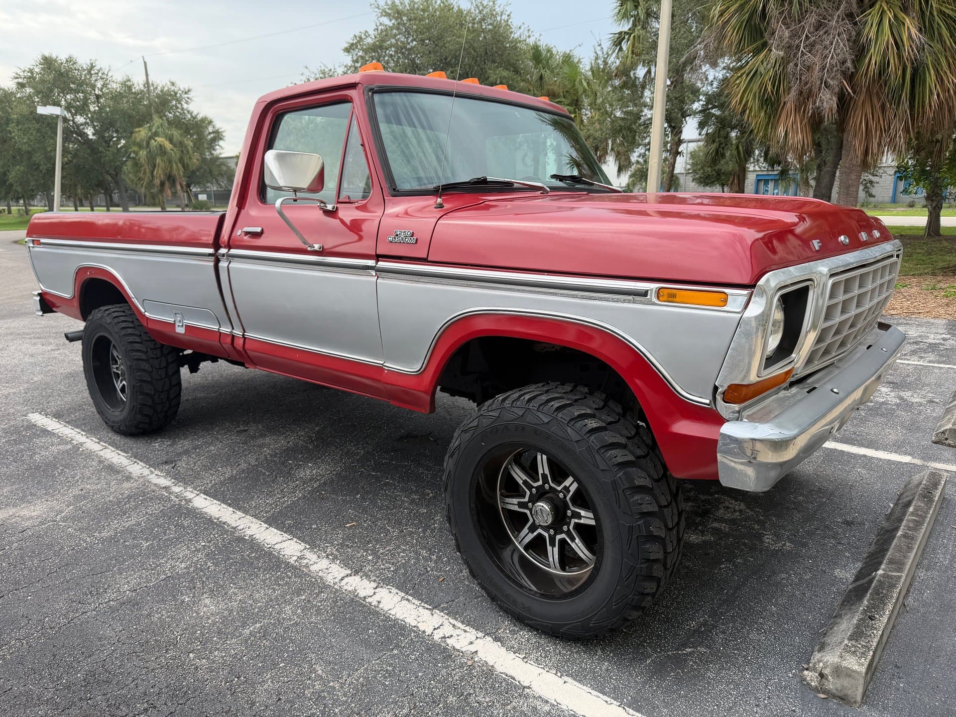 1973 Ford F250 Custom 4x4 — photo 1