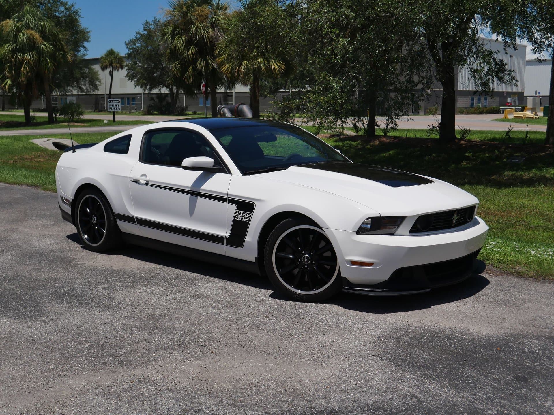 2012 Ford Mustang Boss 302 thumbnail 12
