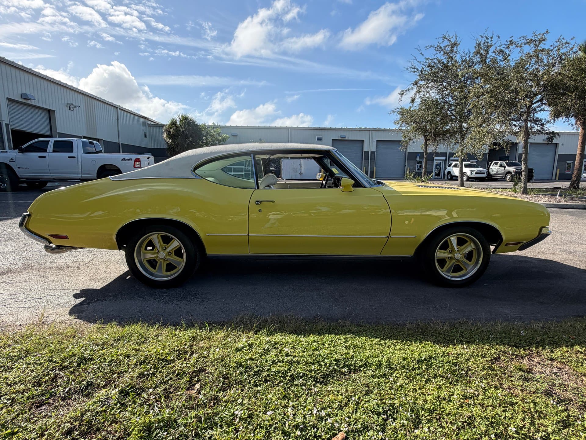 1972 Oldsmobile Cutlass Supreme thumbnail 12