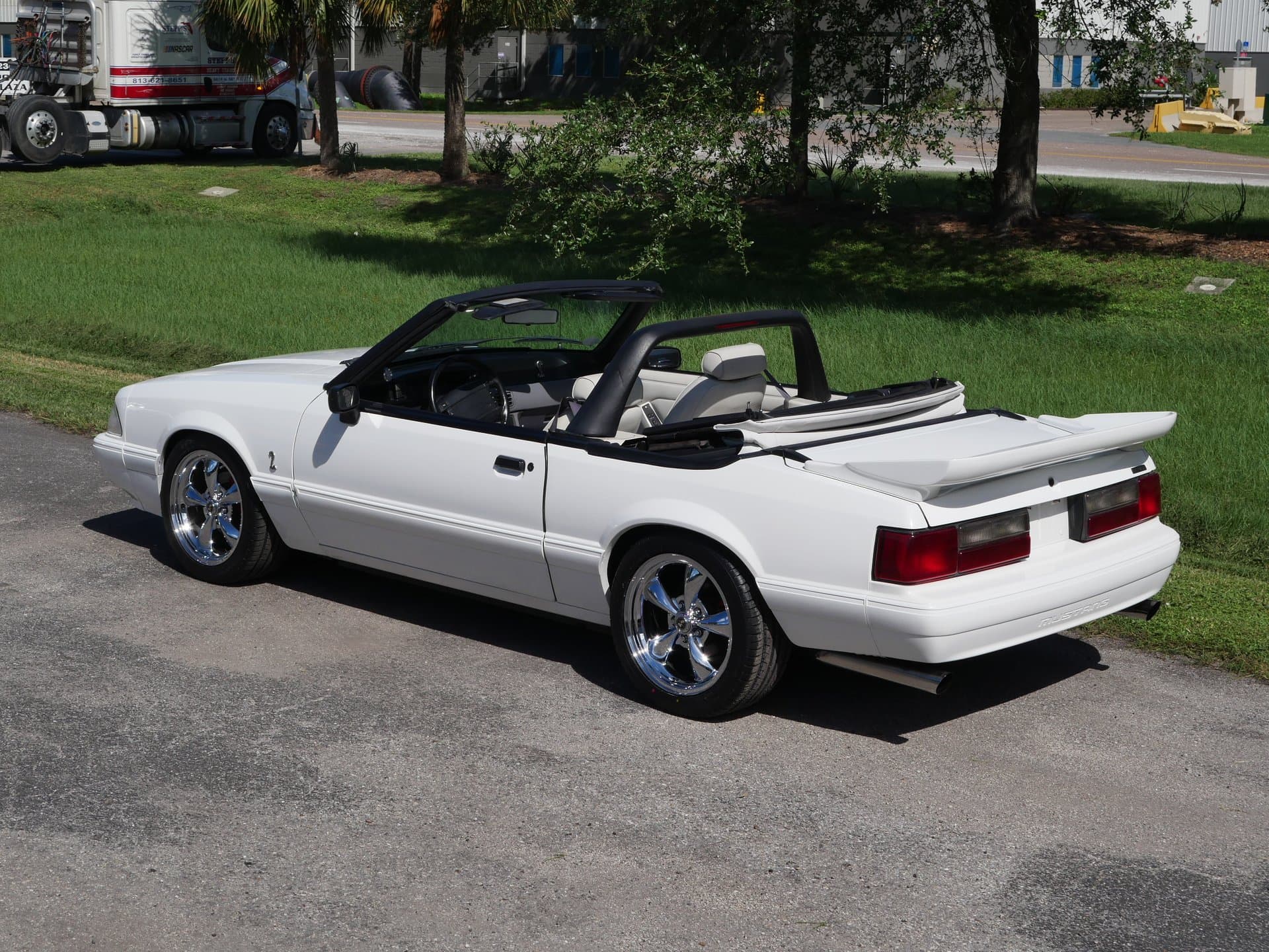 1993 Ford Mustang LX Convertible 5.0 thumbnail 9