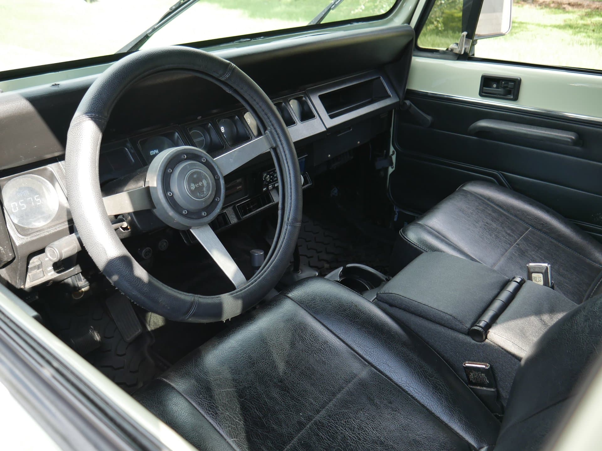 1995 Jeep Wrangler 4x4 — photo 2