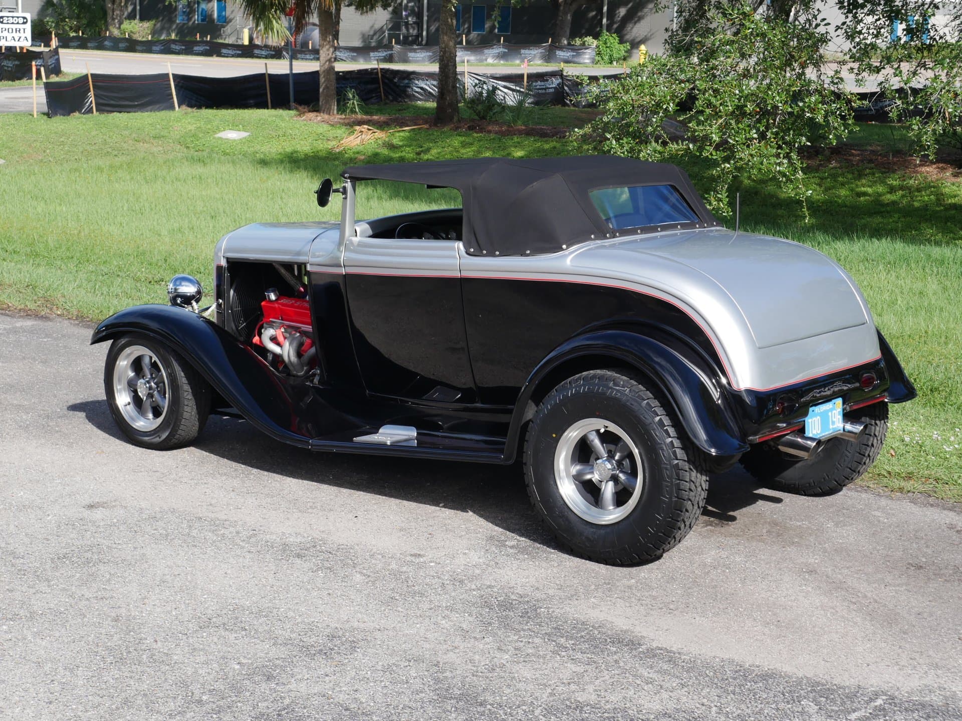 1932 Ford Roadster thumbnail 6