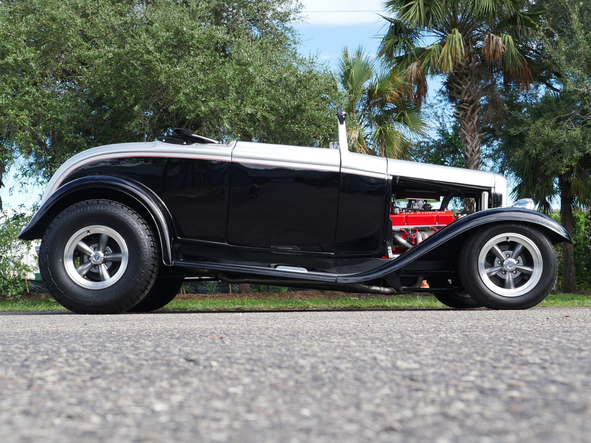 1932 Ford Roadster thumbnail 4
