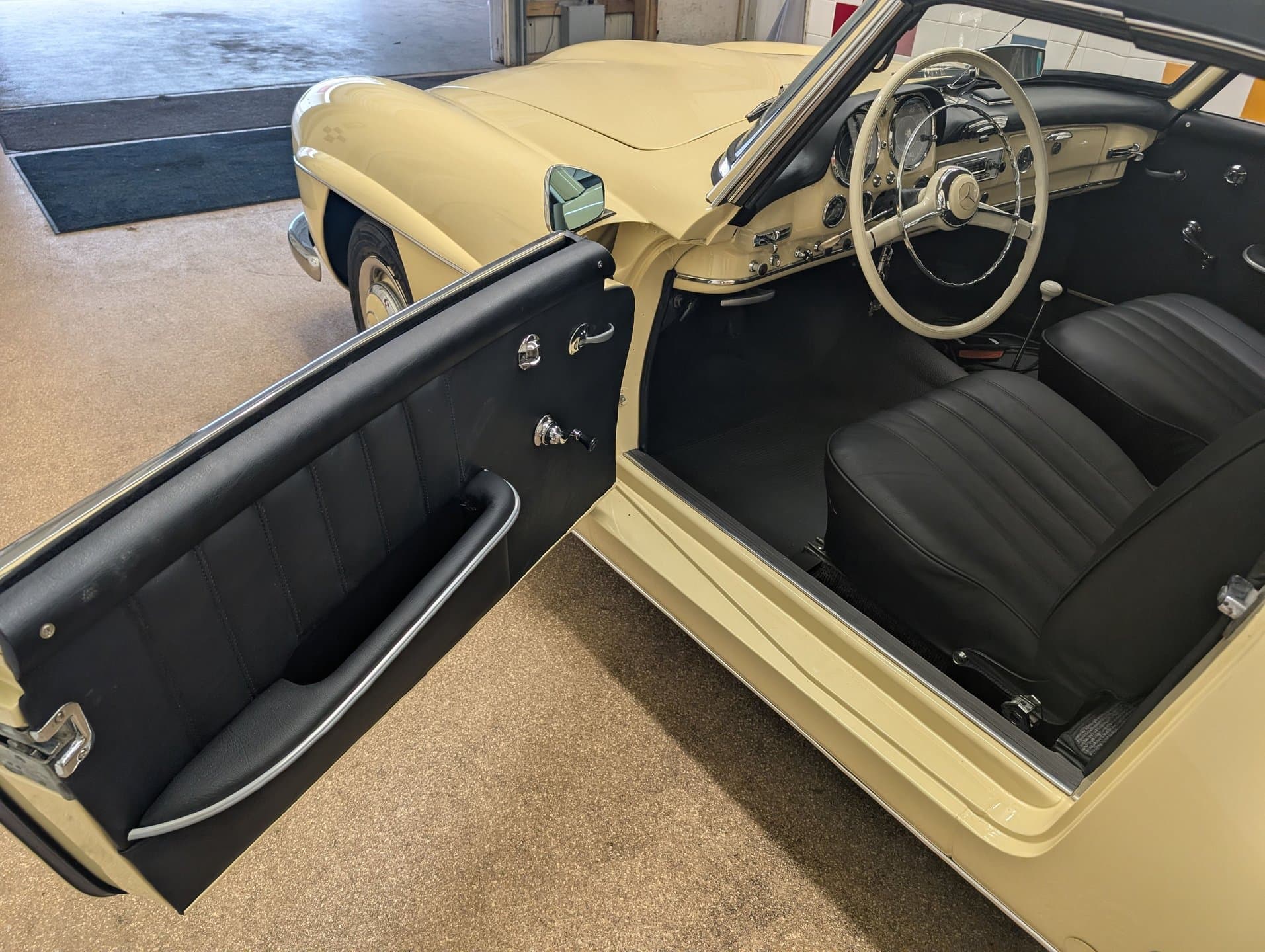 1961 Mercedes 190SL thumbnail 6