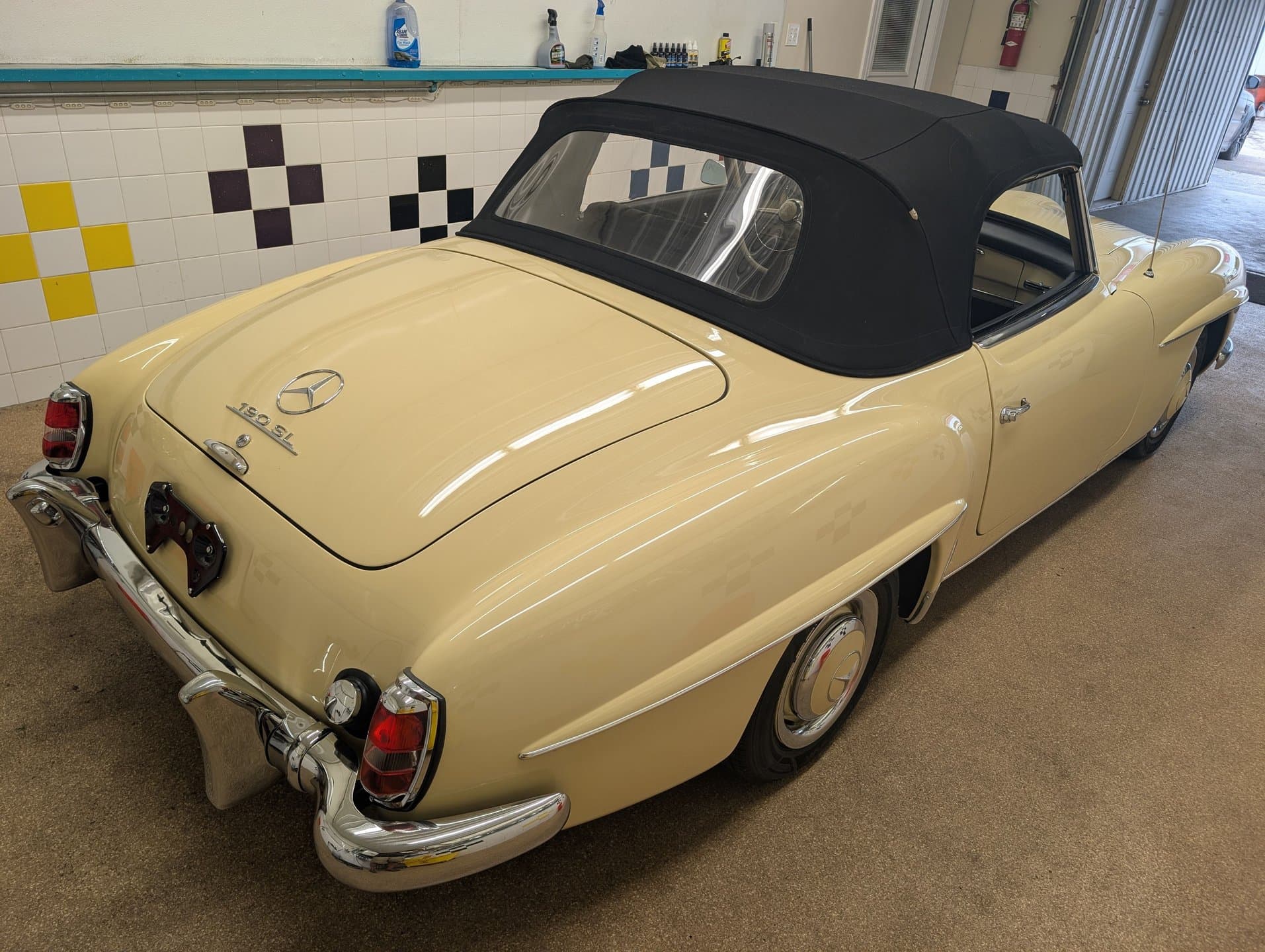 1961 Mercedes 190SL thumbnail 4