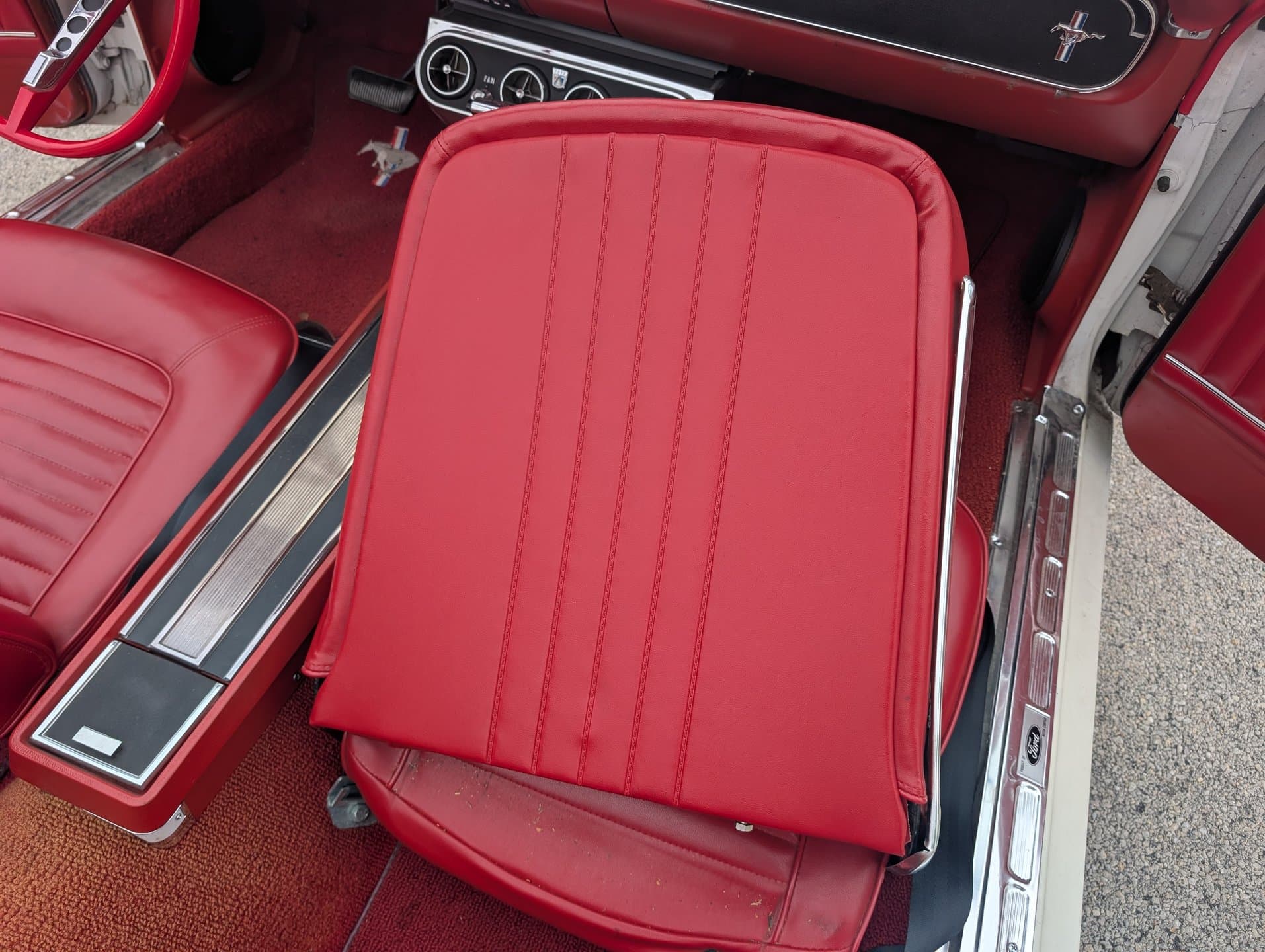1965 Ford Mustang Convertible thumbnail 20