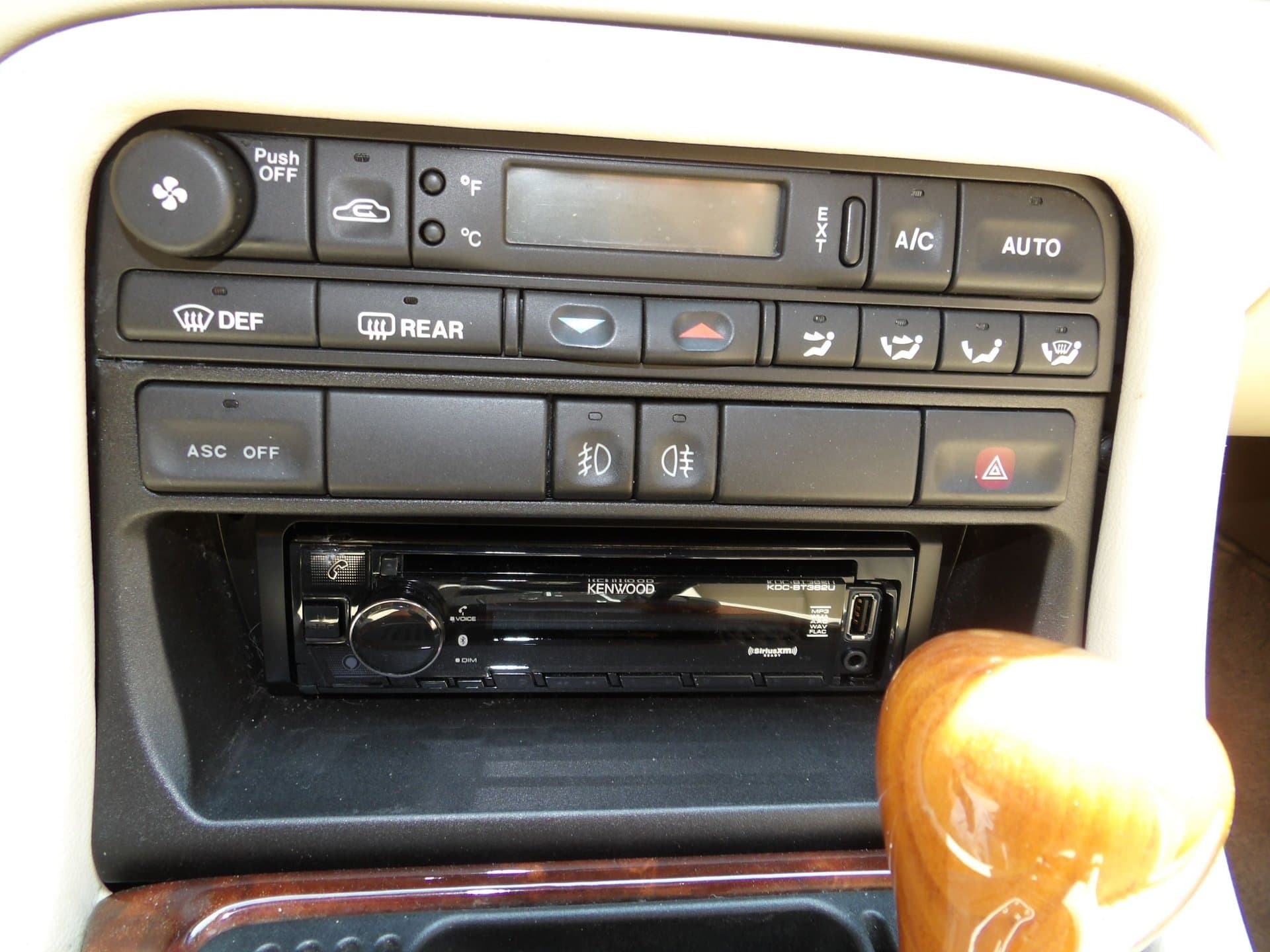 1997 Jaguar XK8 thumbnail 22