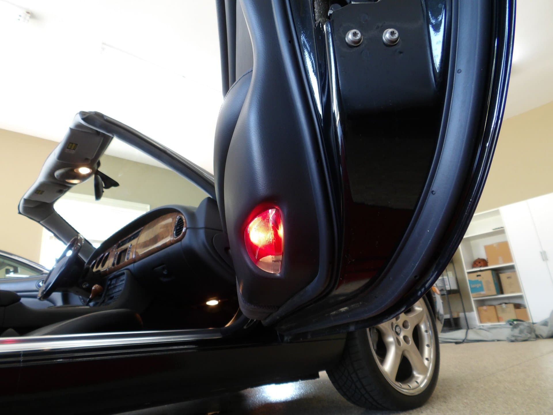 2001 Jaguar XKR thumbnail 13
