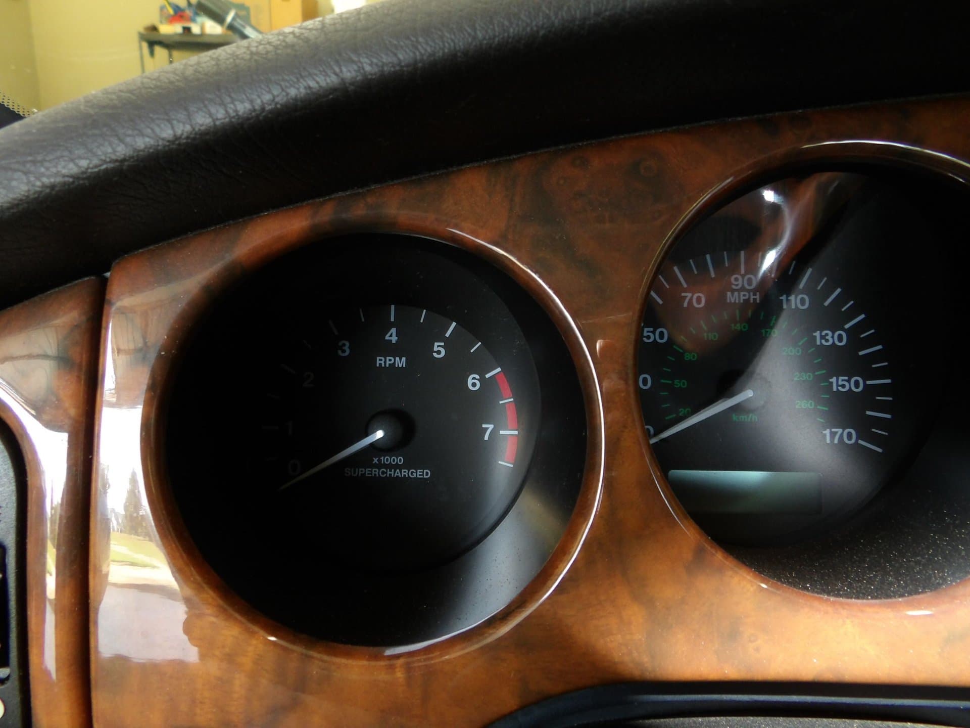 2001 Jaguar XKR thumbnail 15