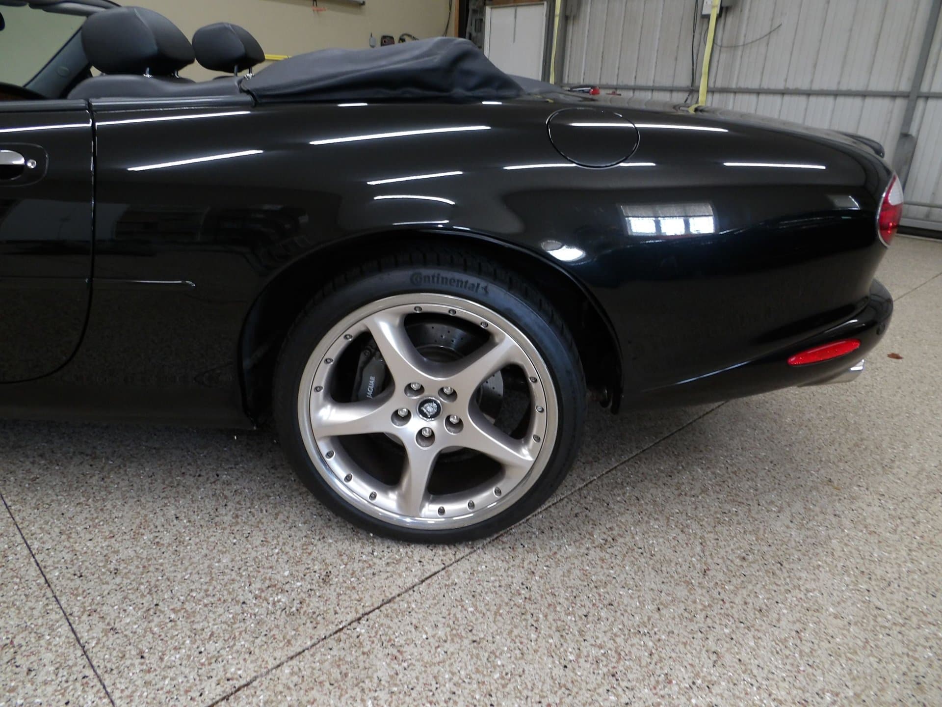 2001 Jaguar XKR thumbnail 21