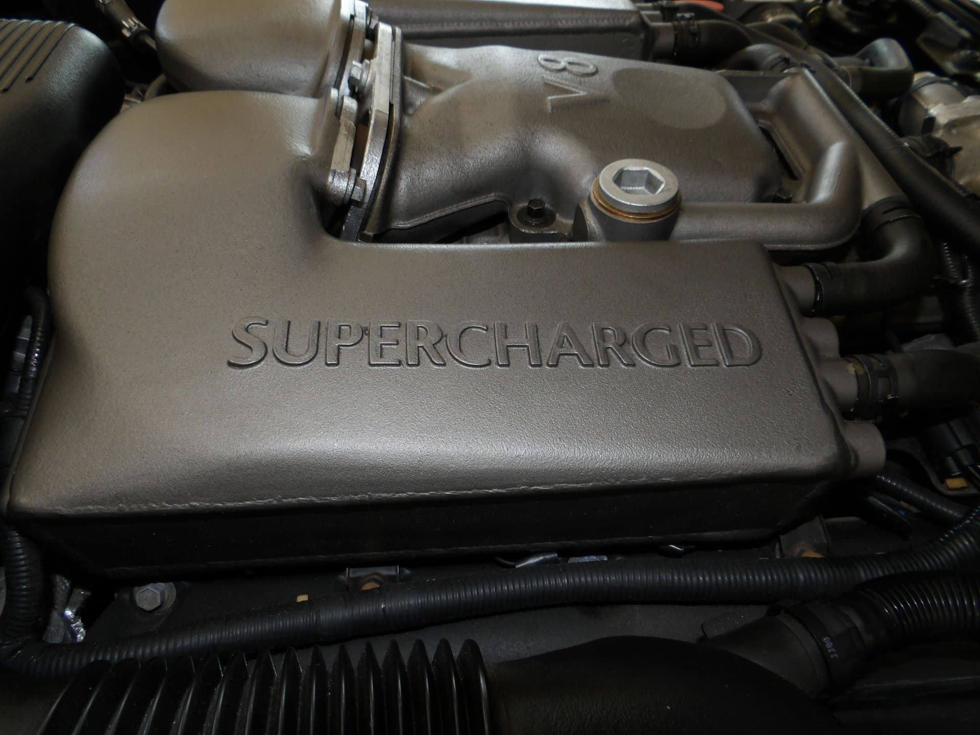2001 Jaguar XKR thumbnail 24