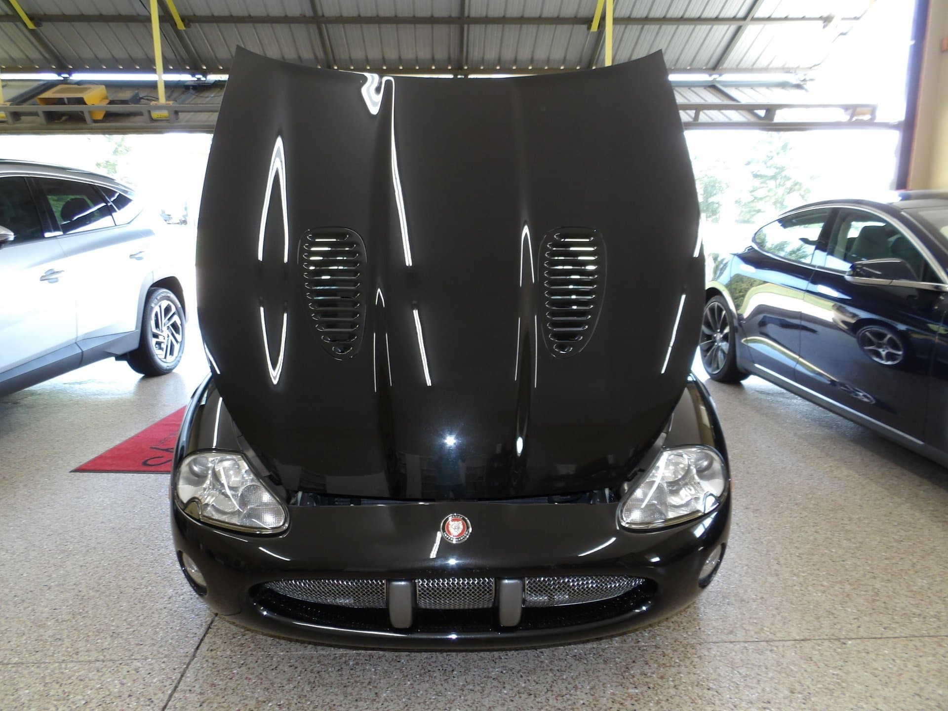 2001 Jaguar XKR thumbnail 22