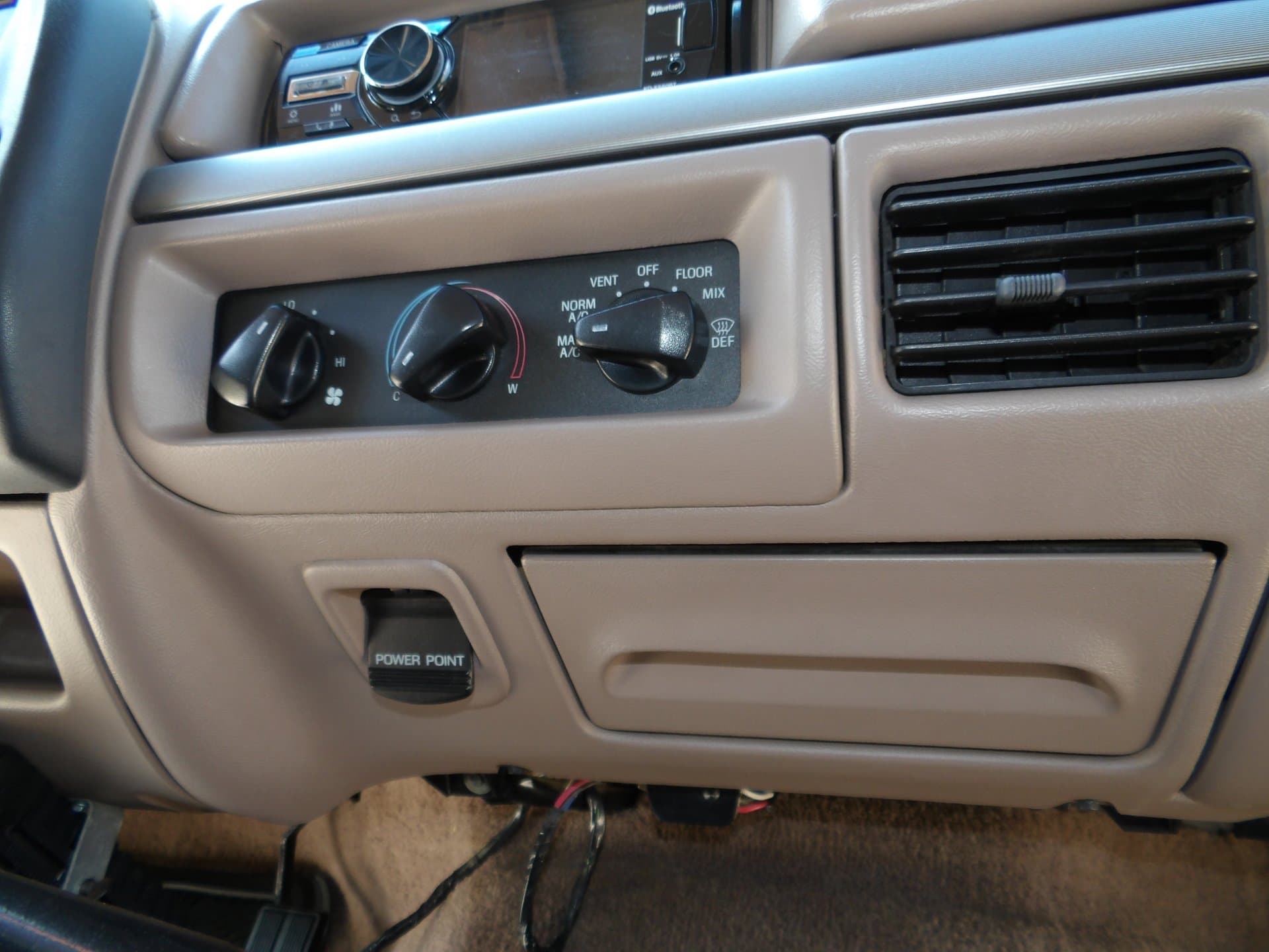 1995 Ford F250 XLT 4x4 thumbnail 25
