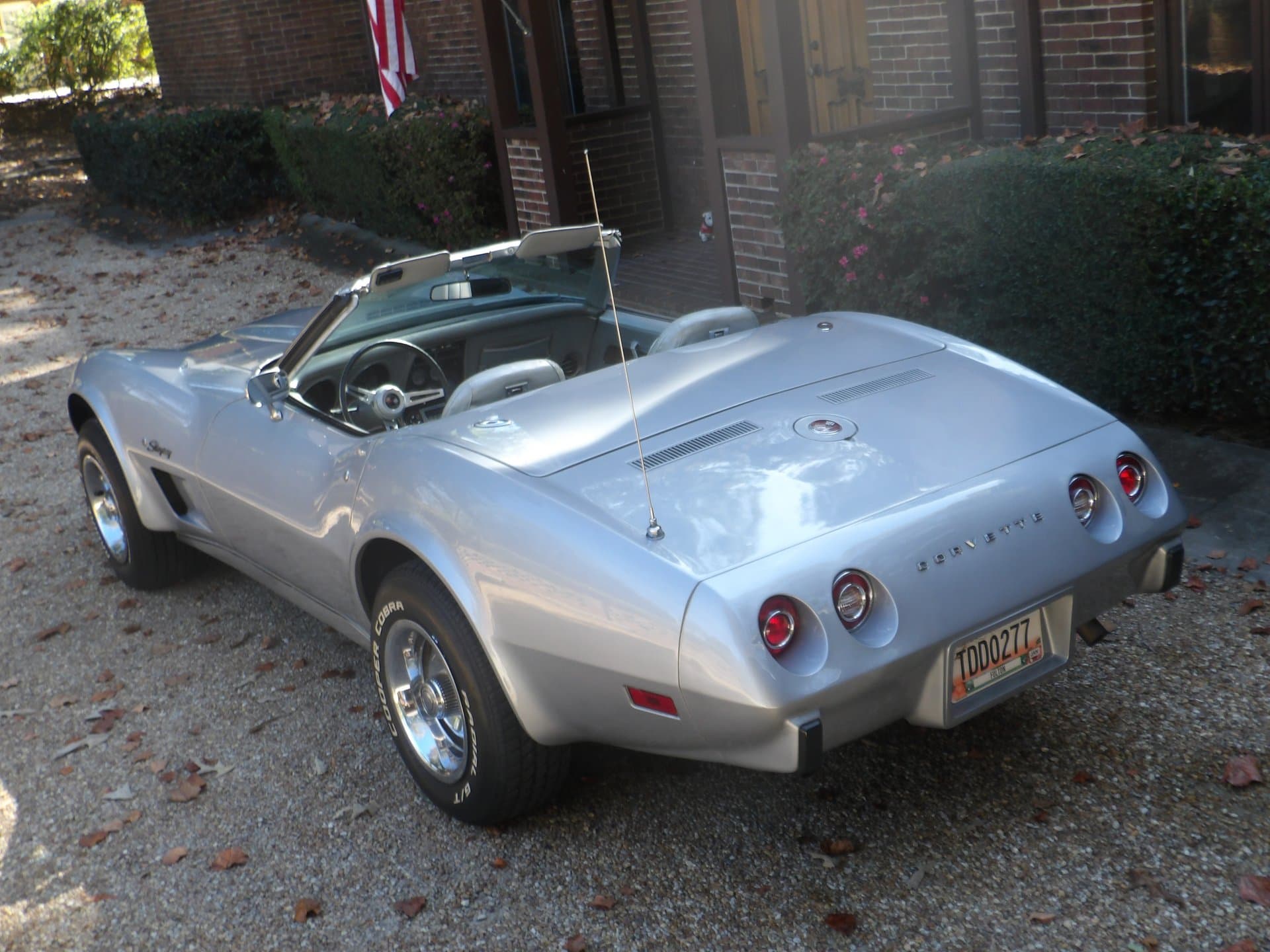1975 Chevrolet Corvette Convertible thumbnail 5