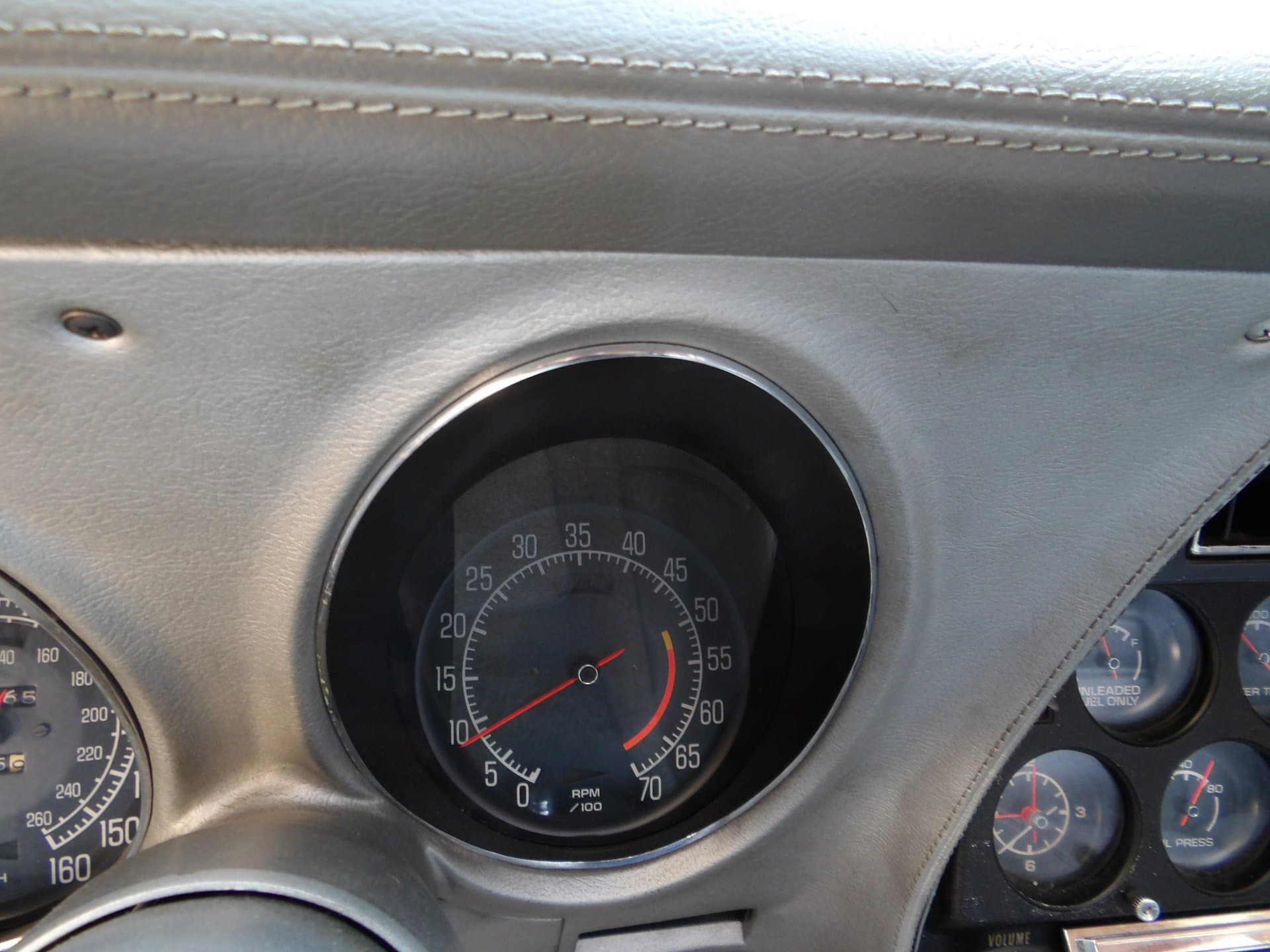 1975 Chevrolet Corvette Convertible thumbnail 23