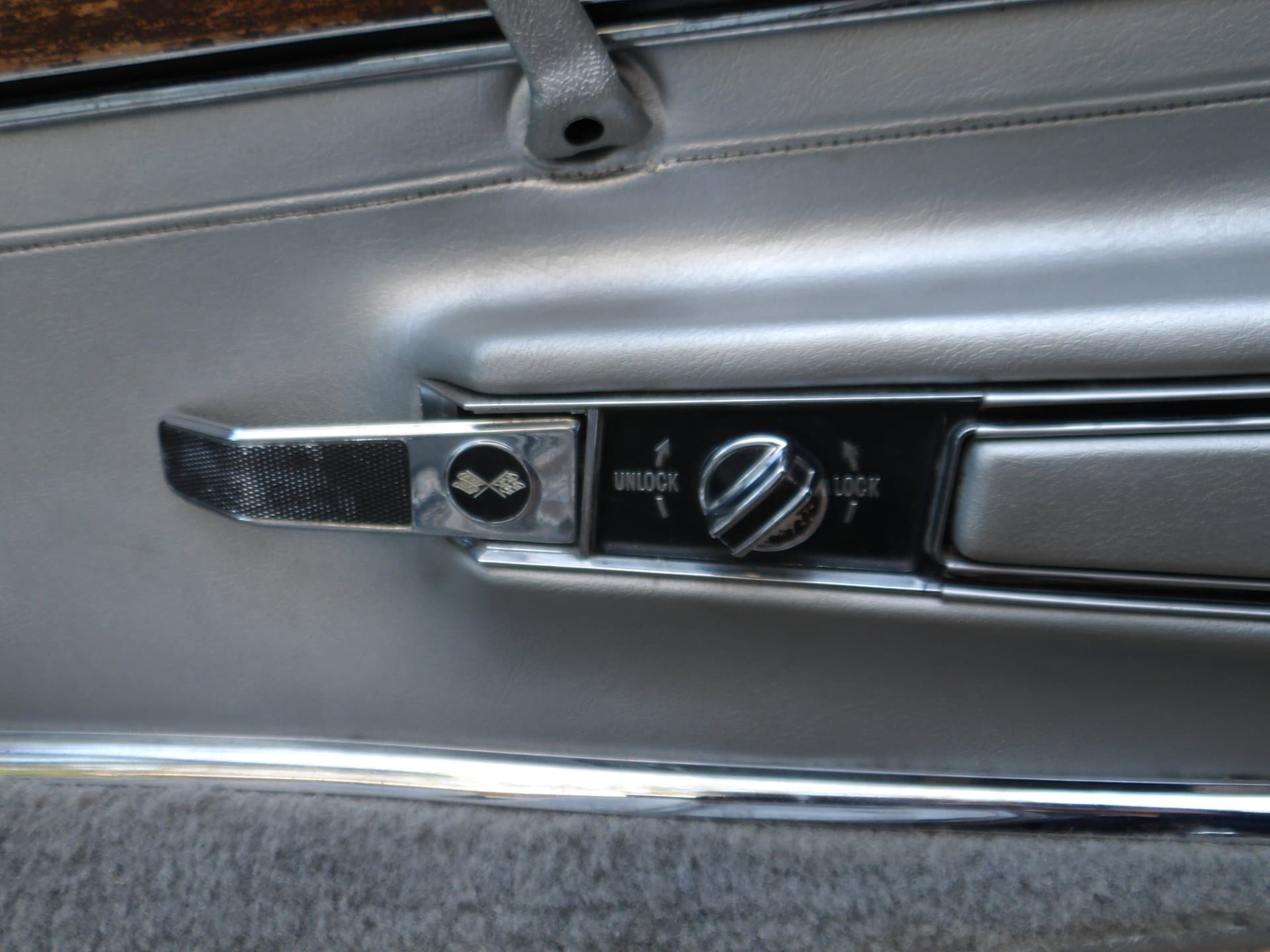 1975 Chevrolet Corvette Convertible thumbnail 25