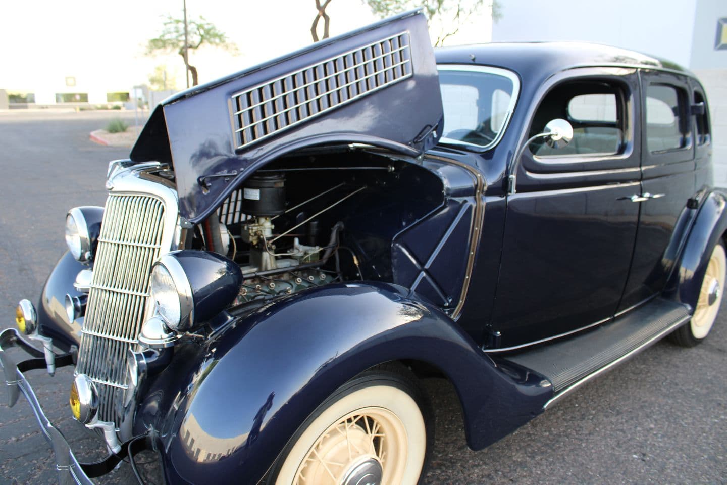 1935 Ford Sedan thumbnail 9