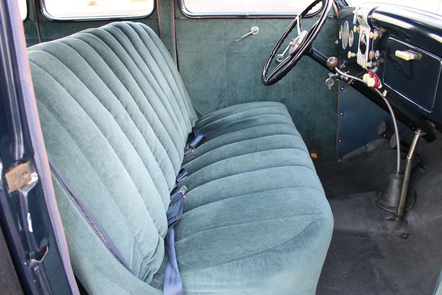 1935 Ford Sedan thumbnail 21