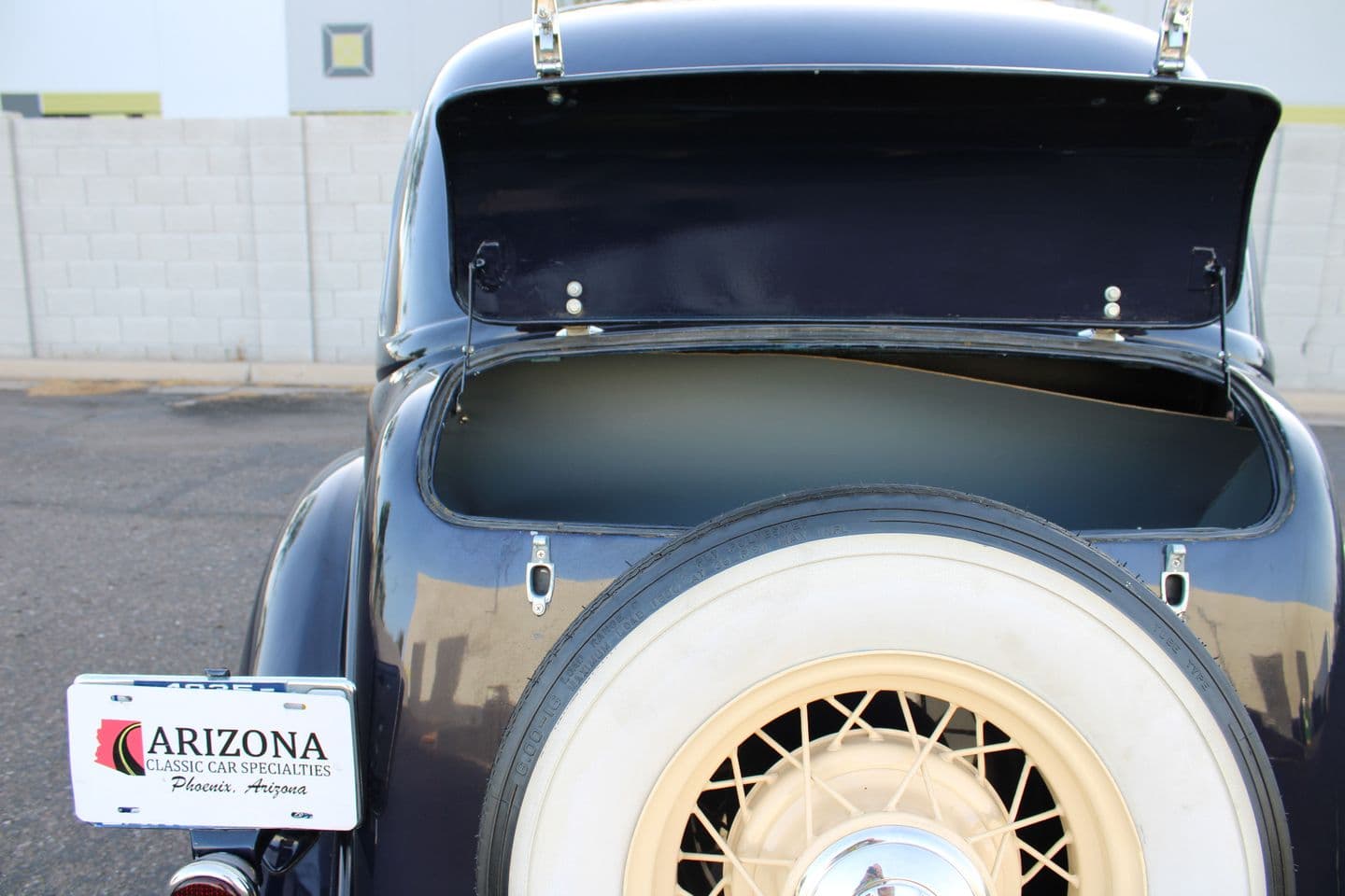 1935 Ford Sedan thumbnail 24