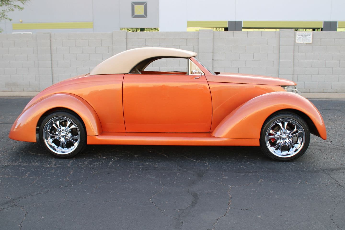 1937 Ford Roadster — photo 2