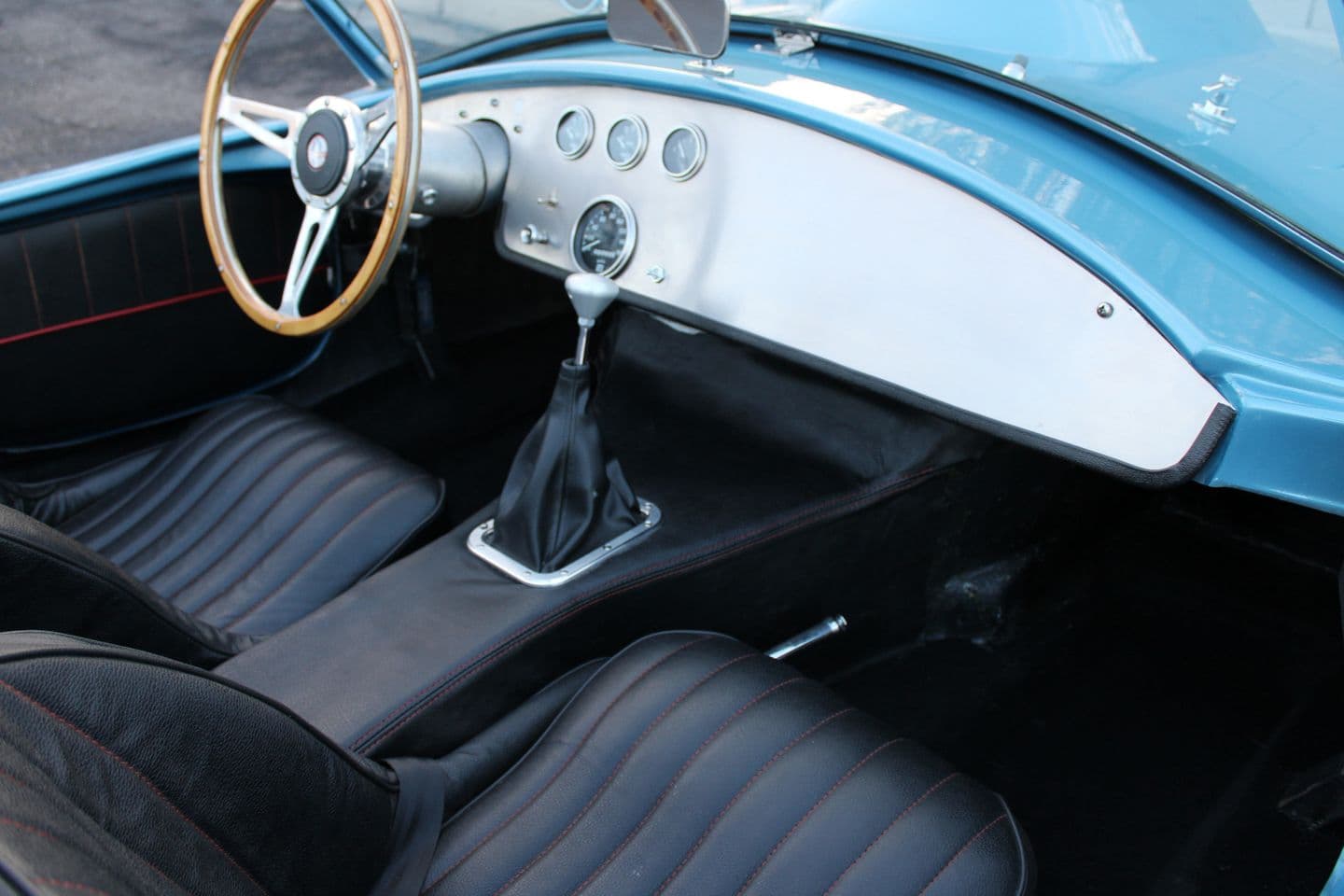 1965 Ford Cobra Replica thumbnail 18