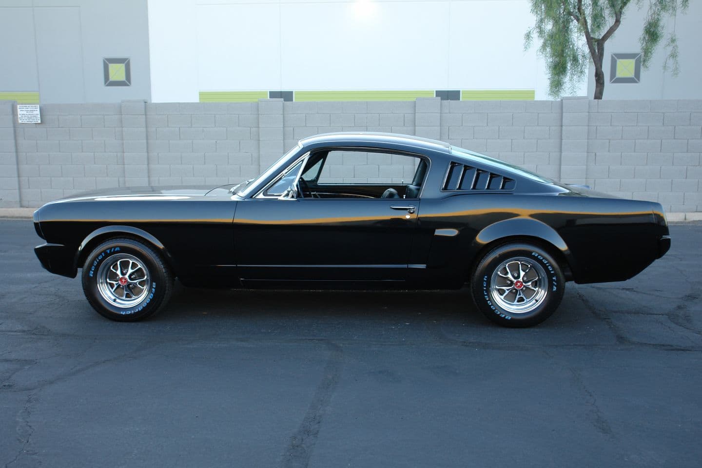 1965 Ford Mustang Fastback thumbnail 4