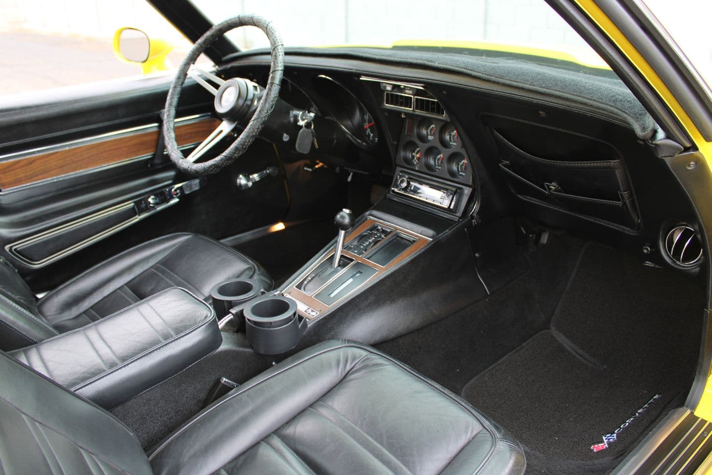 1975 Chevrolet Corvette thumbnail 11