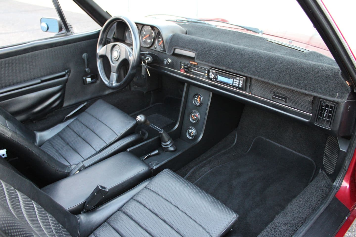 1975 Porsche 944 thumbnail 18