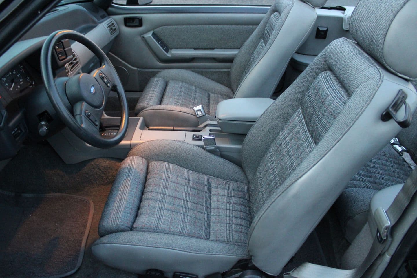 1988 Ford Mustang GT ONLY 7k Miles ! thumbnail 13
