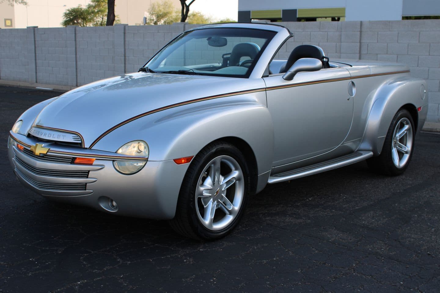 2004 Chevrolet SSR LS thumbnail 7