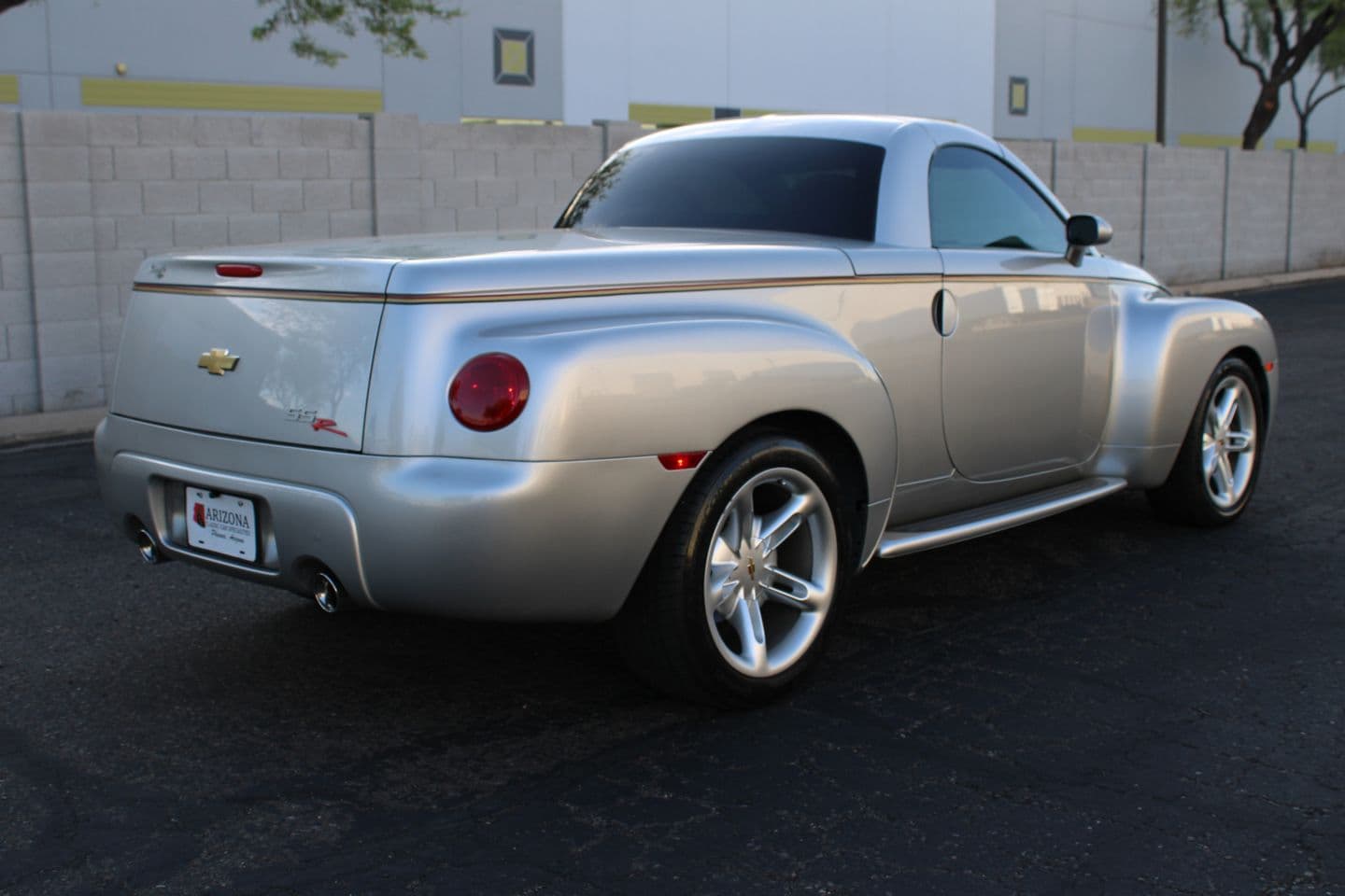 2004 Chevrolet SSR LS — photo 2