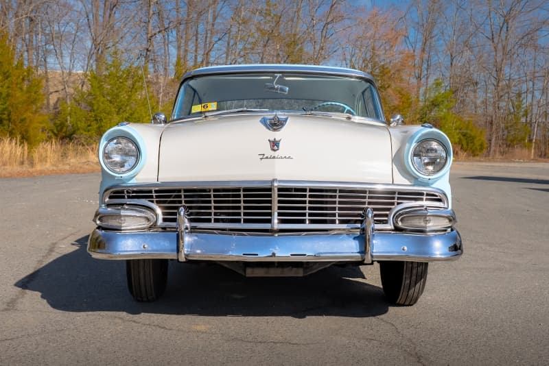 1956 Ford Fairlane Victoria thumbnail 3