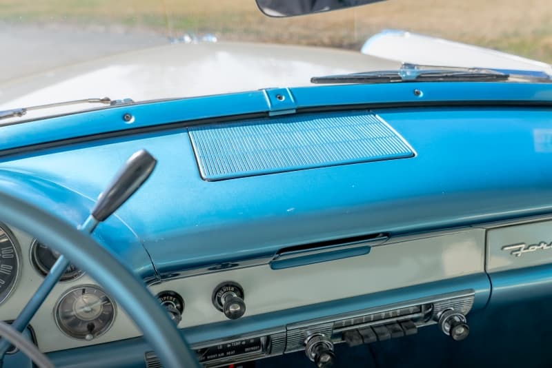 1956 Ford Fairlane Victoria thumbnail 17