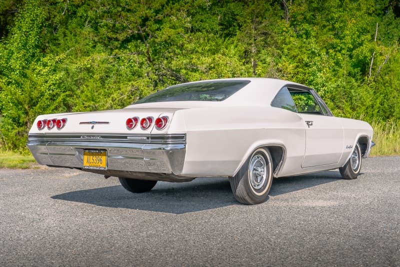 1965 Chevrolet Impala SS thumbnail 3