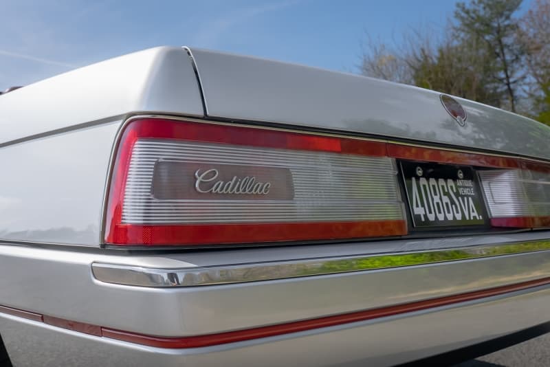 1987 Cadillac Allante thumbnail 7