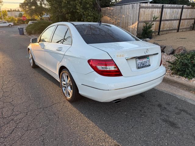 2012 Mercedes C250 thumbnail 4