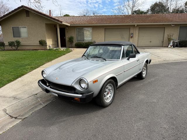 1981 Fiat 124 Spider — photo 1