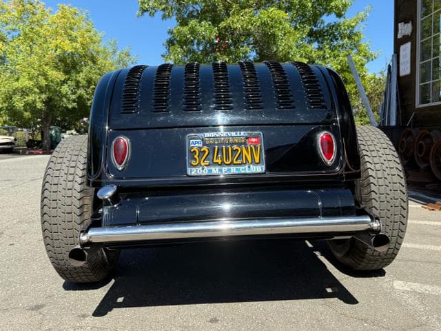 1932 Ford Roadster thumbnail 8