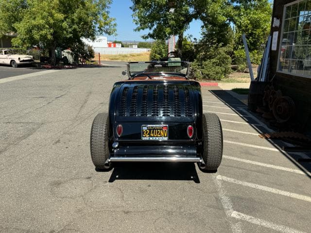 1932 Ford Roadster thumbnail 4